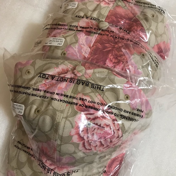 Coach Hat With Signature Kaffe Fassett Print - Picture 6 of 7